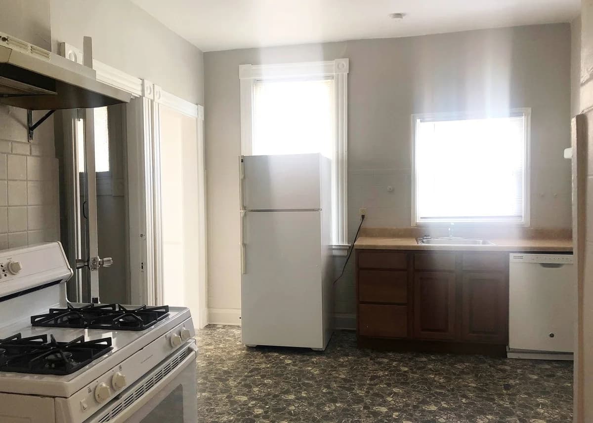 Cincinnati apartments for rent - Property image - 348 Howell Avenue - 2