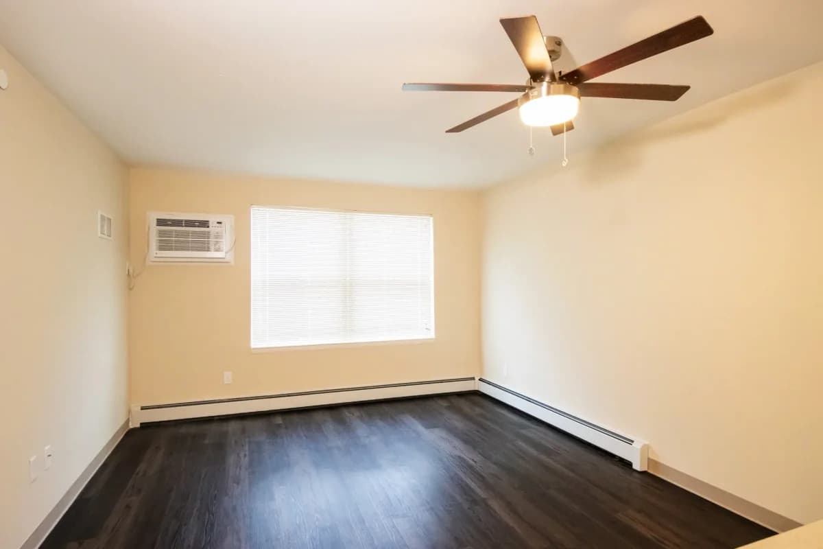 Cincinnati apartments for rent - image - imgi_103_IMG_1036.webp