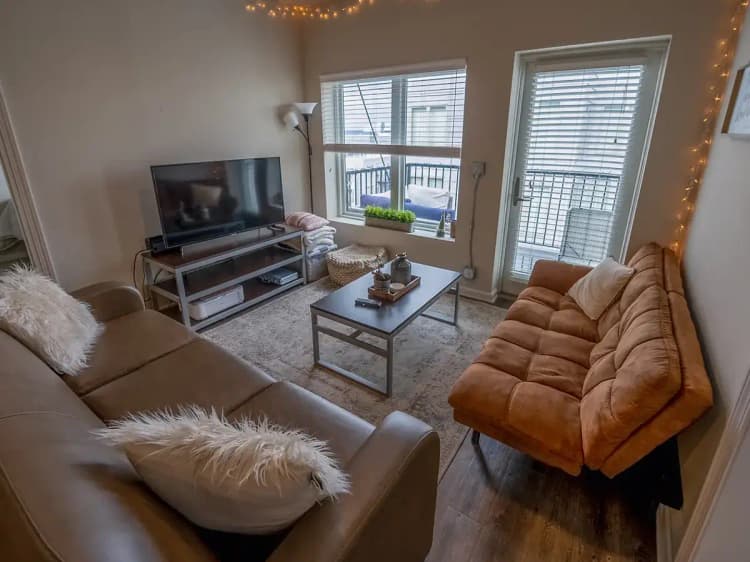 undefined apartments for rent - image - yugo-cincinnatideacon-3bd-dsc03901-hdr.png