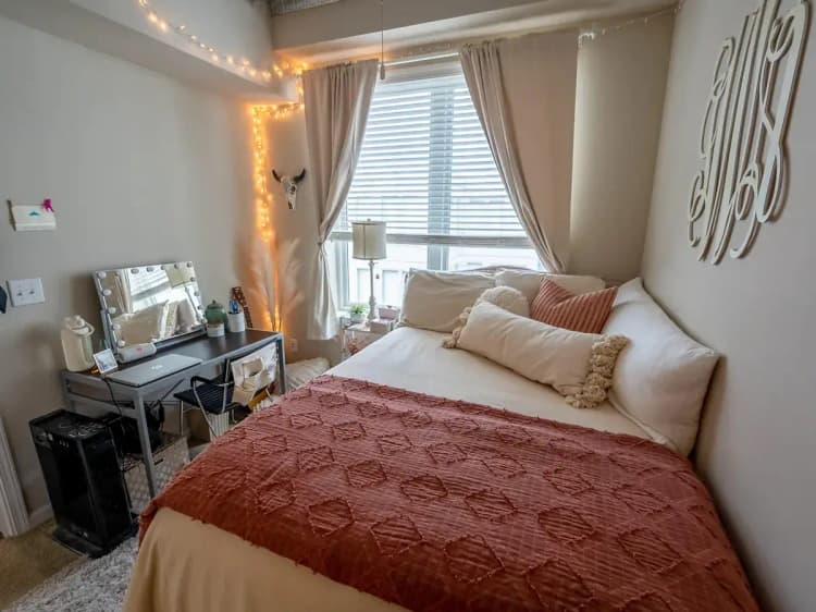 undefined apartments for rent - image - yugo-cincinnatideacon-3bd-dsc03907-hdr.png