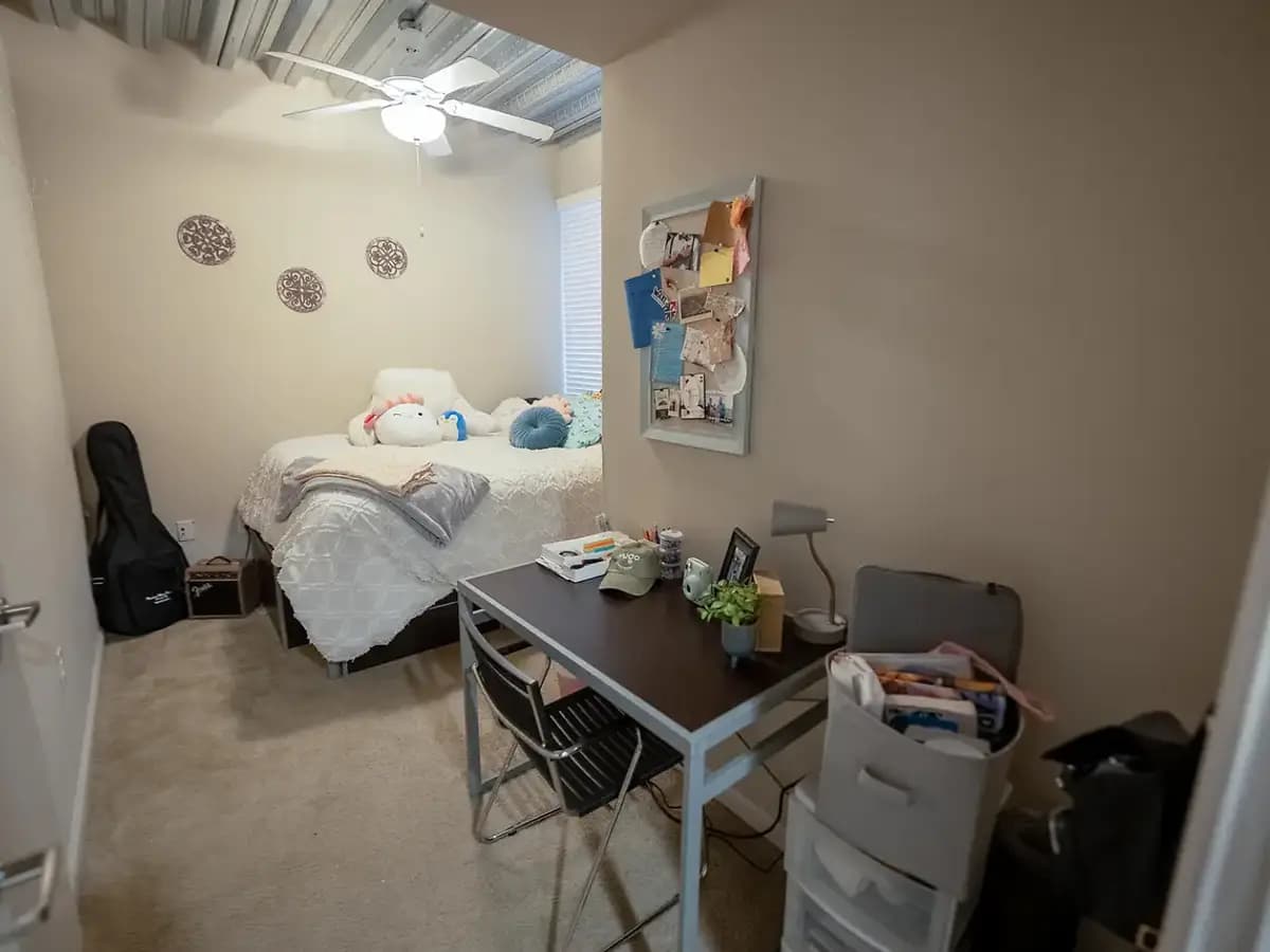 undefined apartments for rent - image - yugo-cincinnatideacon-4bd-dsc03784-hdr.png