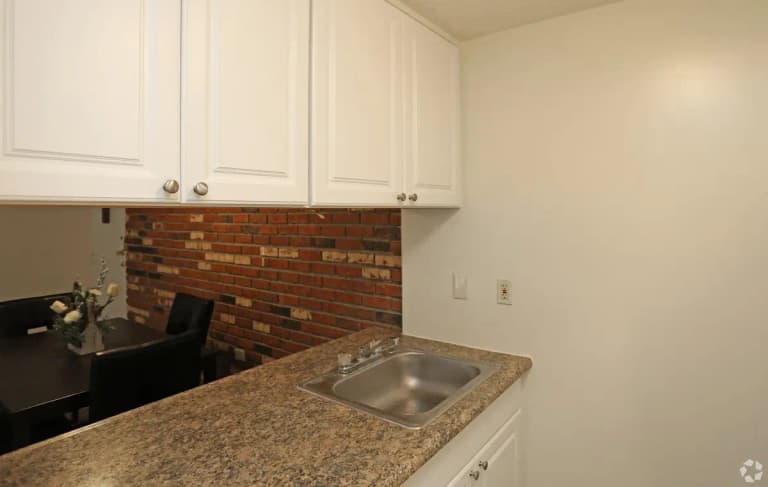 undefined apartments for rent - image - bellevue-house-apartments-cincinnati-oh-1br-1ba---675-sf (2).jpg