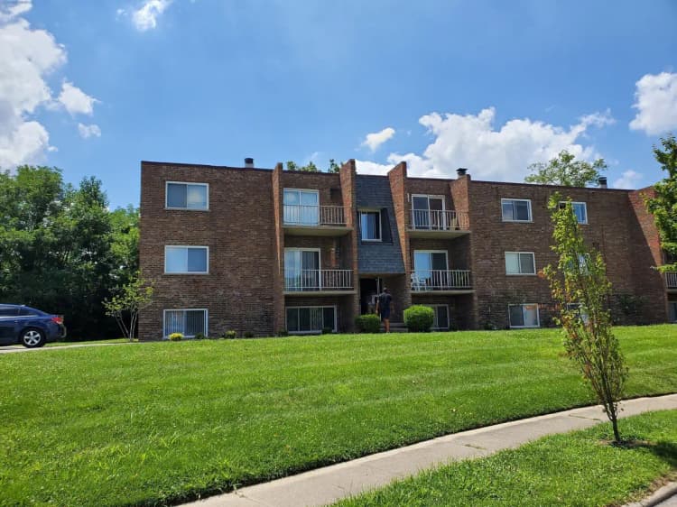 undefined apartments for rent - image - villa-hills-cincinnati-oh-building-photo (31).jpg