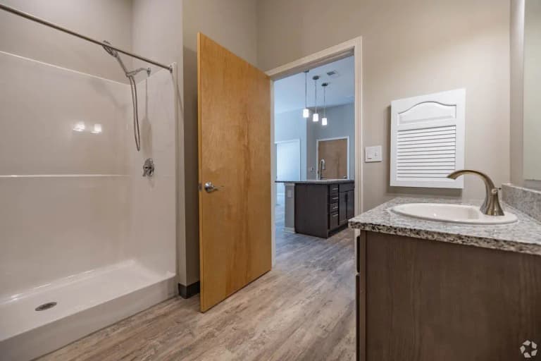 undefined apartments for rent - image - victory-vistas-cincinnati-oh-2br-1ba---833sf---bathroom.jpg