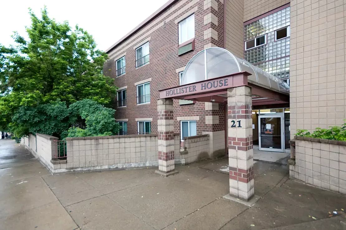 undefined apartments for rent - image - p0982359_hollisterhouse_852_img_6x4_01_1_photogallery.webp