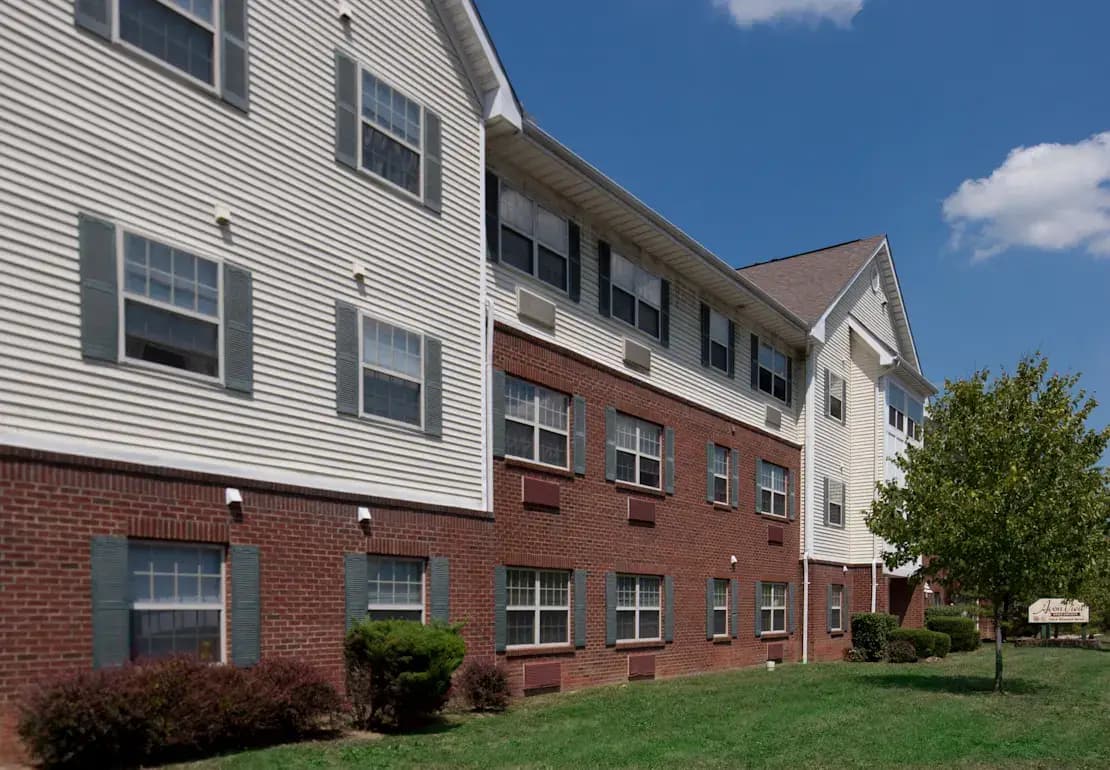 undefined apartments for rent - image - avonview_447_img_md_01(1).webp