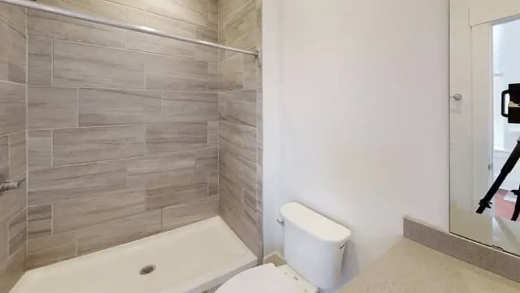 undefined apartments for rent - image - 1731-Elm-202-Bathroom.webp