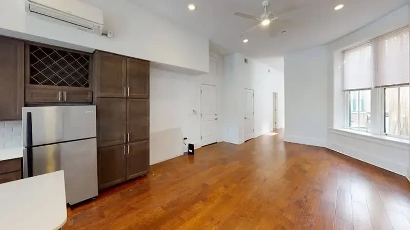 undefined apartments for rent - image - 1731-Elm-202-Unfurnished(1).webp - 2