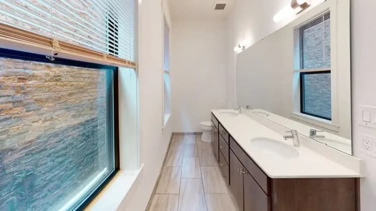 undefined apartments for rent - image - 1814-Race-St-202-Bathroom.webp
