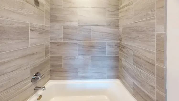 undefined apartments for rent - image - 1819-Elm-St-301-Bathroom.webp