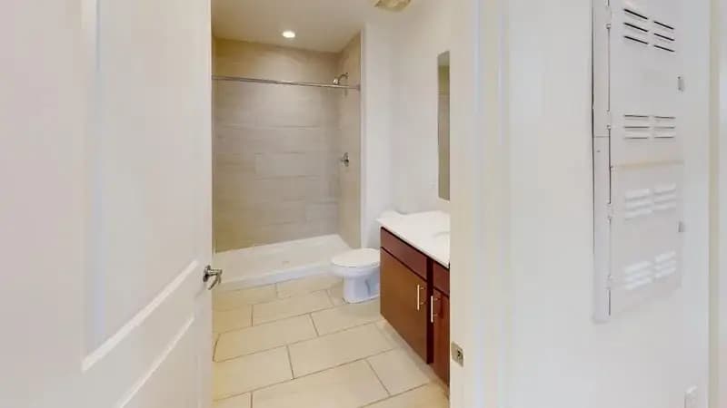 undefined apartments for rent - image - 1830-Elm-St-401-Bathroom.webp
