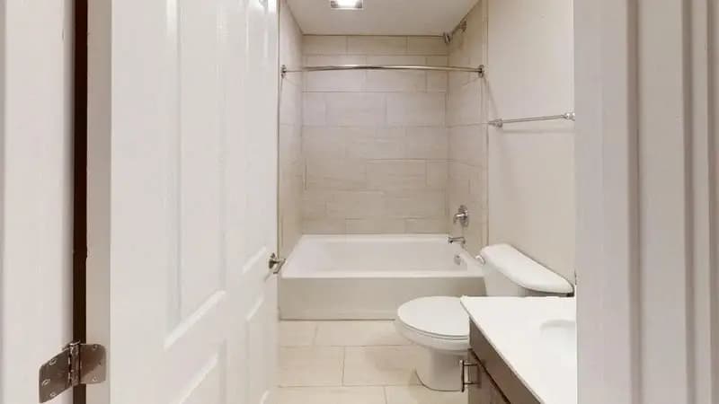 undefined apartments for rent - image - 1606-Race-St-201-Bathroom.webp - 2