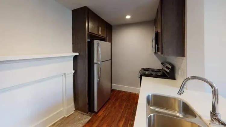 undefined apartments for rent - image - 1606-Race-St-201-Kitchen.webp