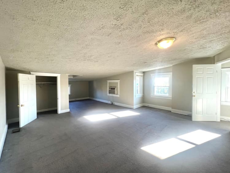 undefined apartments for rent - image - large (30).jpg