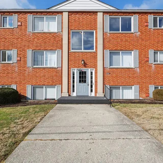 undefined apartments for rent - image - 2-web-or-mls-jadaro_ct-002.jpeg.webp