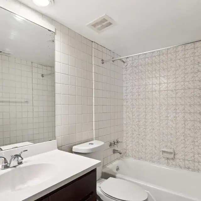 undefined apartments for rent - image - 17-web-or-mls-montana_ave-017.jpeg.webp