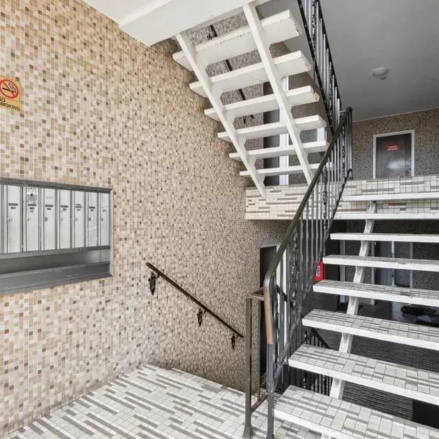 undefined apartments for rent - image - 2-web-or-mls-montana_ave-002.jpeg.webp