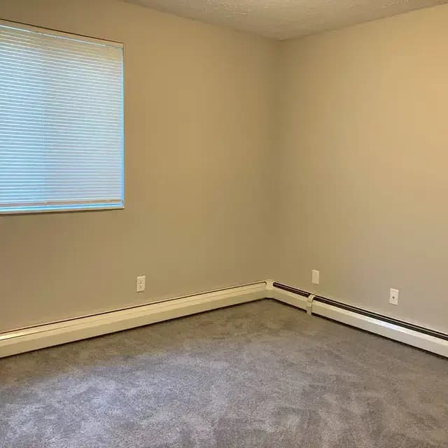 undefined apartments for rent - image - ridge_hill_manor (4).webp