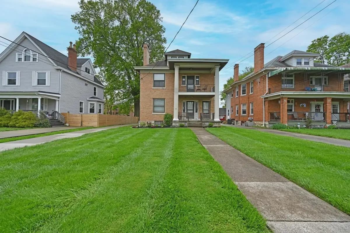 undefined apartments for rent - image - large.jpg