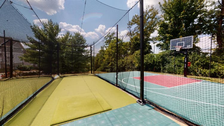 undefined apartments for rent - image - Putting Green