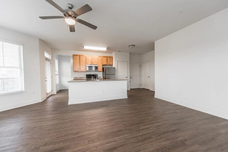 undefined apartments for rent - image - Views on Vine- 1402-2.jpg