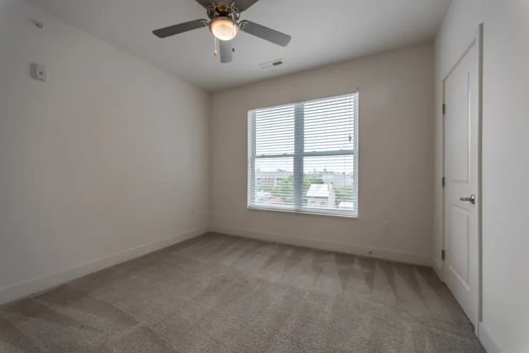 undefined apartments for rent - image - Views on Vine- 2407-10.jpg