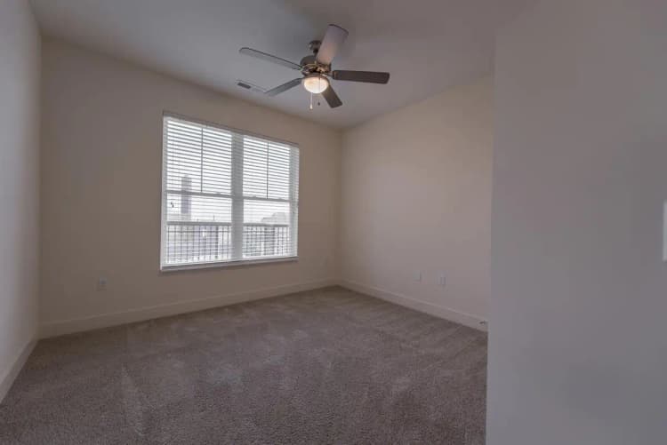 undefined apartments for rent - image - Views on Vine- 2516 (10 of 13).jpg