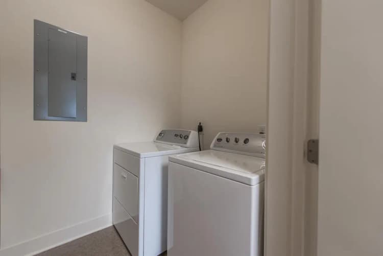 undefined apartments for rent - image - Views on Vine- 2516 (11 of 13).jpg