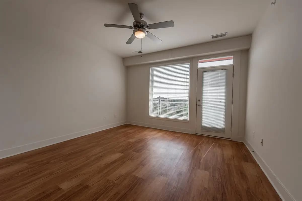 undefined apartments for rent - image - Vine Street Flats- 507-6.jpg