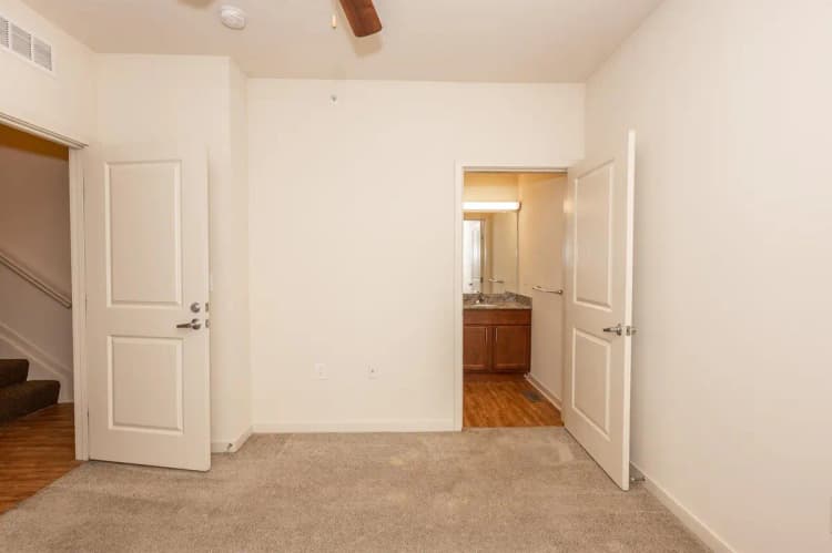 undefined apartments for rent - image - VP3 2627 Print (21 of 37).jpg