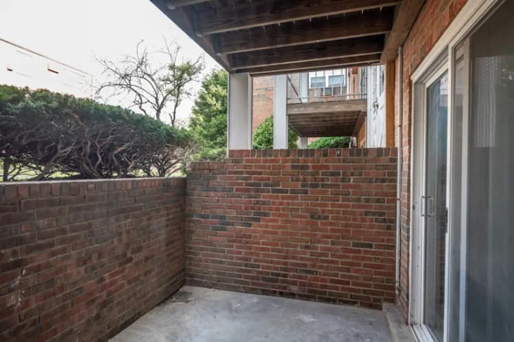 undefined apartments for rent - image - 222 Senator 47 Web (20 of 21).jpg