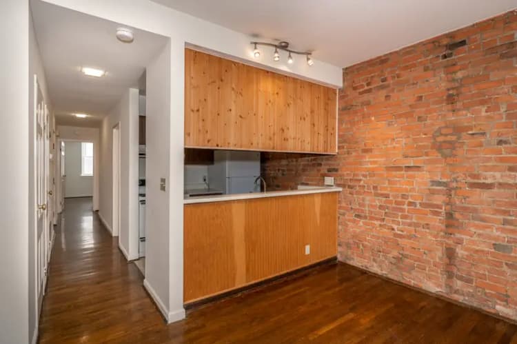 undefined apartments for rent - image - 2700-2702 Jefferson 5 Web (7 of 19).jpg