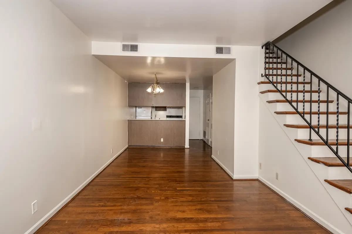 undefined apartments for rent - image - 2707 Jefferson 1 (1 of 19).jpg