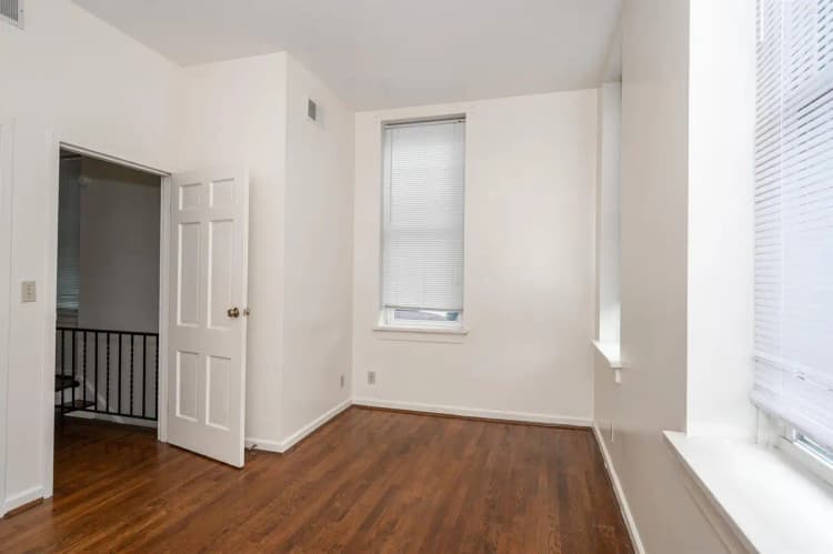 undefined apartments for rent - image - 2707 Jefferson 1 (17 of 19).jpg