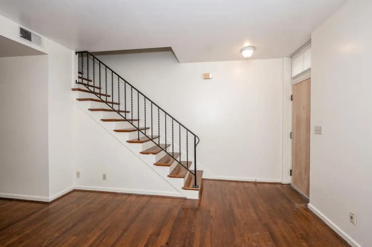 undefined apartments for rent - image - 2707 Jefferson 1 (3 of 19).jpg