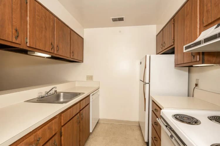 undefined apartments for rent - image - 2707 Jefferson 1 (9 of 19).jpg