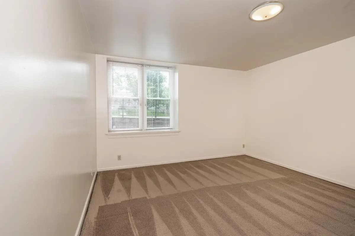 undefined apartments for rent - image - 2707 Jefferson 2 (14 of 19).jpg