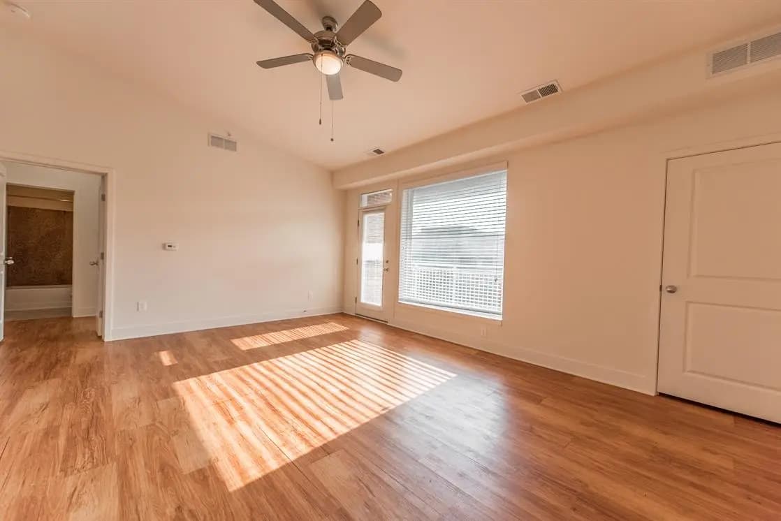 undefined apartments for rent - image - Euclid Square- 304.jpg