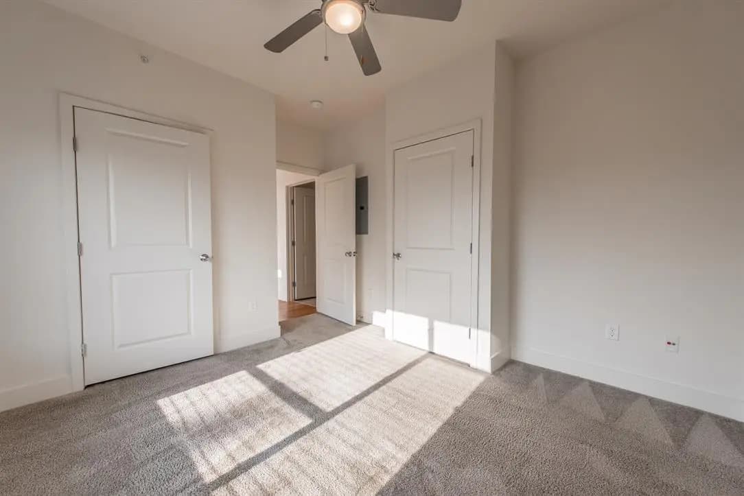 undefined apartments for rent - image - Euclid Square- 314-15.jpg