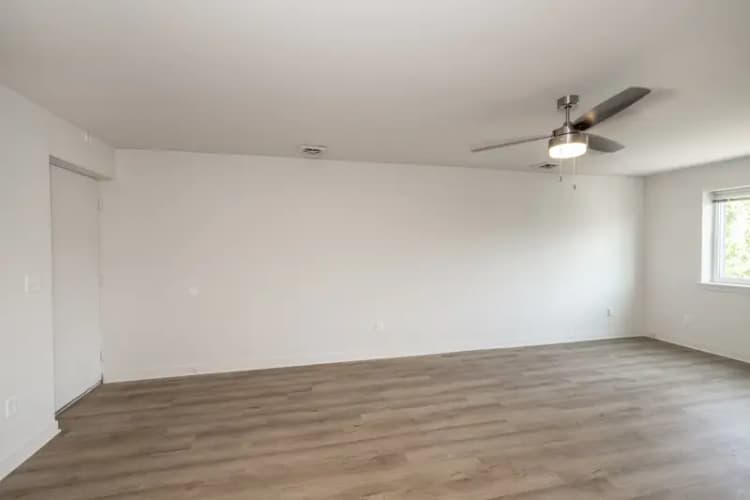 undefined apartments for rent - image - 2410 Ohio 403 (10 of 31).jpg