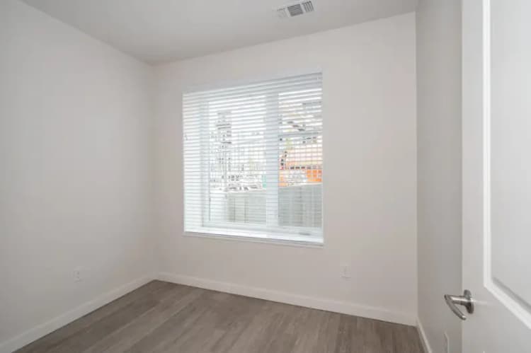 undefined apartments for rent - image - 2602 Short Vine 1 Web (10 of 14).jpg