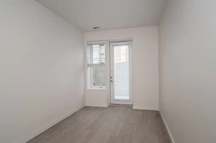 undefined apartments for rent - image - 2602 Short Vine 1 Web (4 of 14).jpg