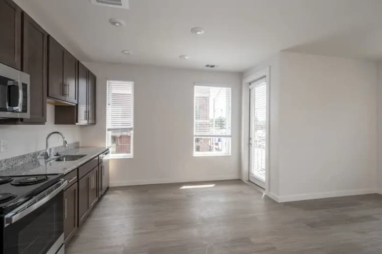 undefined apartments for rent - image - 2602 Short Vine 202 Web (25 of 33).jpg