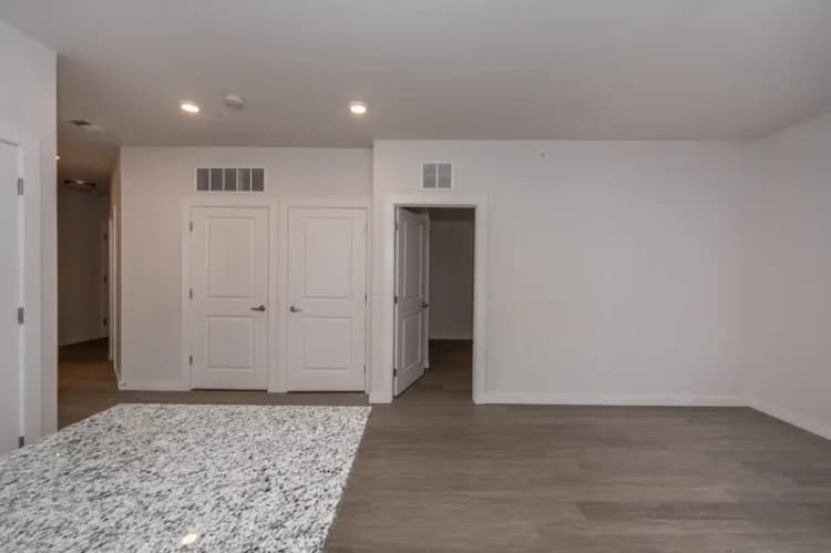 undefined apartments for rent - image - 2602 Short Vine 203 Web (15 of 20).jpg