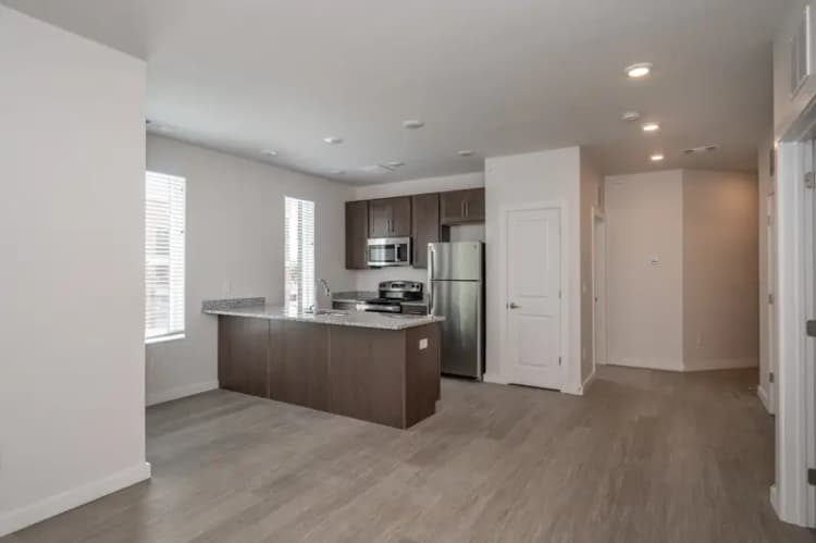 undefined apartments for rent - image - 2602 Short Vine 203 Web (17 of 20).jpg