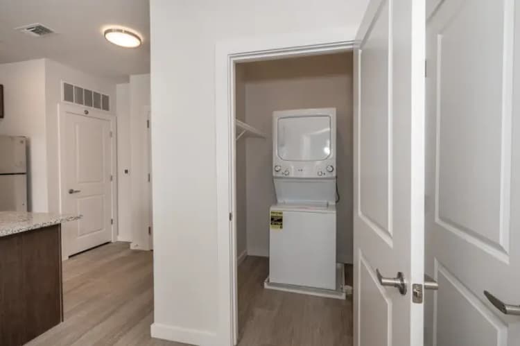 undefined apartments for rent - image - 2630 Short Vine 105 Web (14 of 20).jpg