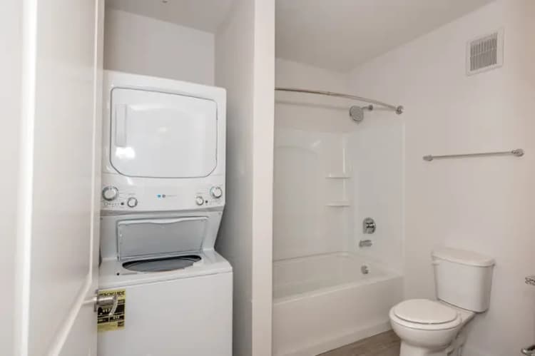 undefined apartments for rent - image - 2630 Short Vine 3 Web (14 of 20).jpg