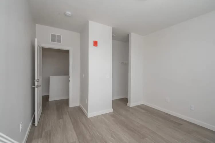 undefined apartments for rent - image - 2630 Short Vine 306 Web (14 of 25).jpg