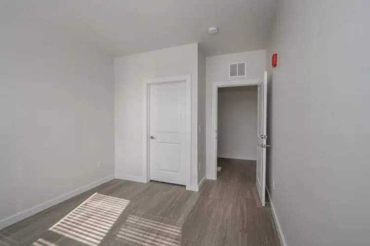 undefined apartments for rent - image - 2630 Short Vine 306 Web (17 of 25).jpg