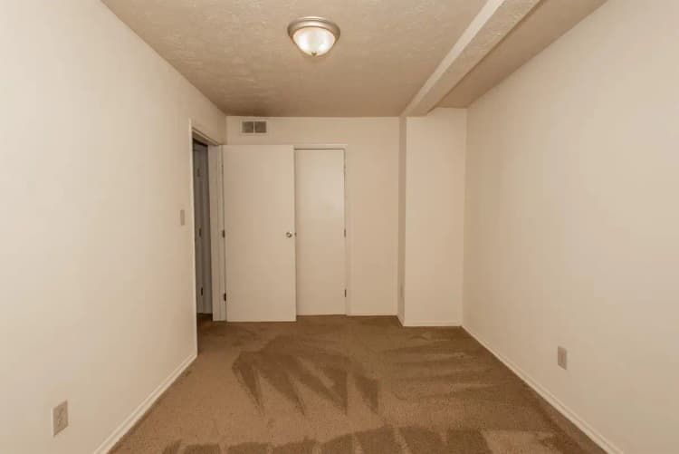 undefined apartments for rent - image - 2725 Euclid 11 Print-9870.jpg